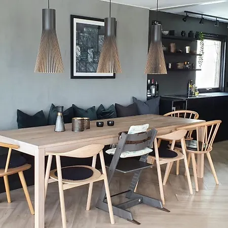 Villa Modern With A Great View, Located Between The Arctic Cathedral And The Cable Car