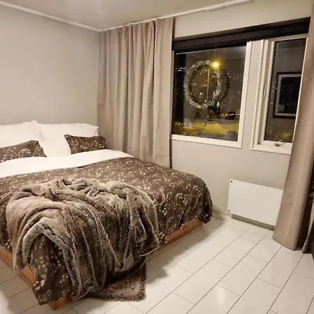 Willa Modern In Tromso, Located Between The Arctic Cathedral And The Cable Car Tromsø