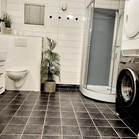 Modern In Tromso, Located Between The Arctic Cathedral And The Cable Car Willa *