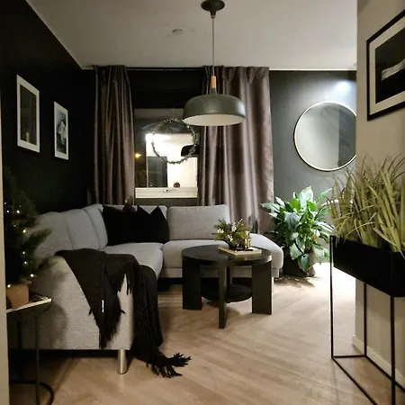 Modern With A Great View, Located Between The Arctic Cathedral And The Cable Car