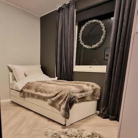Modern With A Great View, Located Between The Arctic Cathedral And The Cable Car *