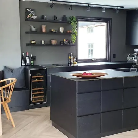 Modern With A Great View, Located Between The Arctic Cathedral And The Cable Car Tromsø