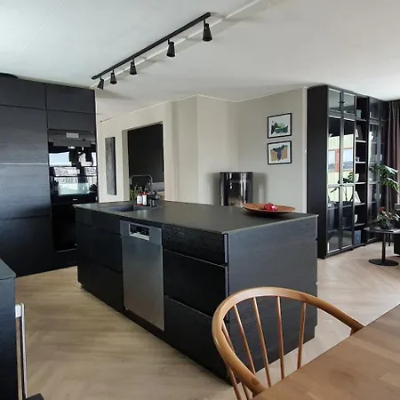 Modern With A Great View, Located Between The Arctic Cathedral And The Cable Car Villa *