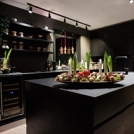 Modern With A Great View, Located Between The Arctic Cathedral And The Cable Car *