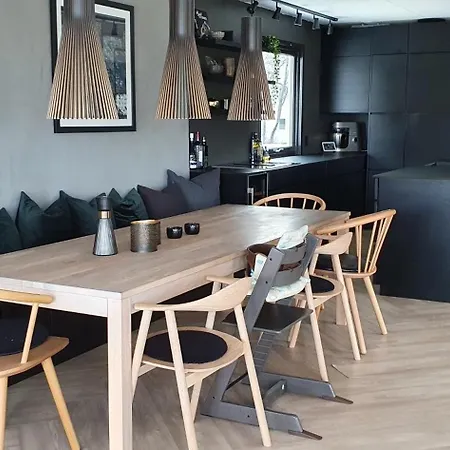 Modern With A Great View, Located Between The Arctic Cathedral And The Cable Car Villa *
