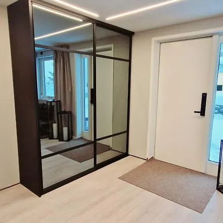 Willa Modern In Tromso, Located Between The Arctic Cathedral And The Cable Car *