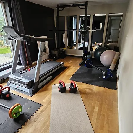 Modern In Tromso, Located Between The Arctic Cathedral And The Cable Car Willa