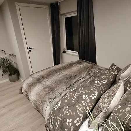 Modern With A Great View, Located Between The Arctic Cathedral And The Cable Car Villa