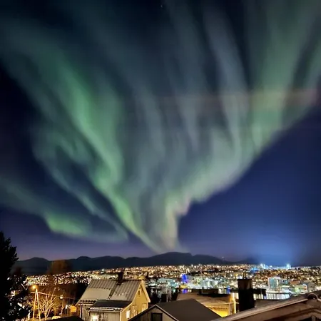 Modern With A Great View, Located Between The Arctic Cathedral And The Cable Car *