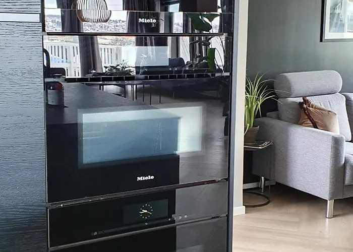 Villa Modern With A Great View, Located Between The Arctic Cathedral And The Cable Car