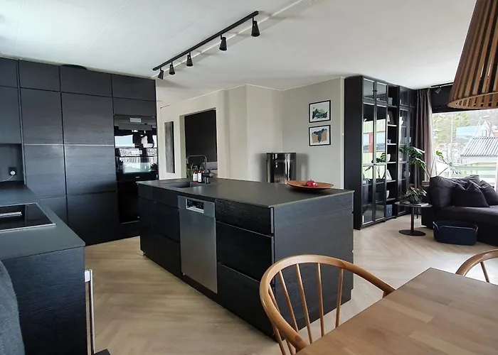 Modern With A Great View, Located Between The Arctic Cathedral And The Cable Car Villa *
