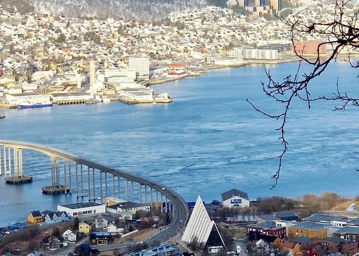 Modern With A Great View, Located Between The Arctic Cathedral And The Cable Car Villa