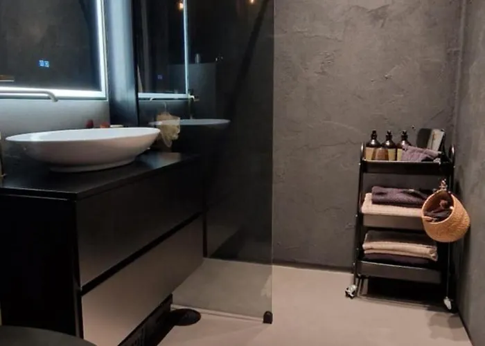 Modern With A Great View, Located Between The Arctic Cathedral And The Cable Car *