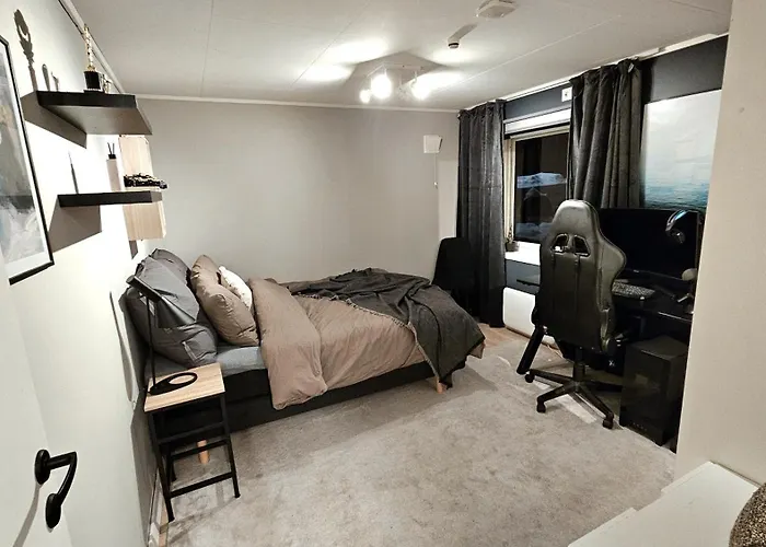 Modern With A Great View, Located Between The Arctic Cathedral And The Cable Car